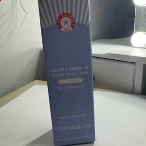 First Aid Beauty Ultra Repair Rescue Barrier Balm